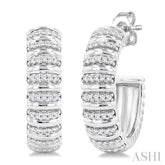 1/4 Ctw Ribbed Round Cut Diamond Half Hoop Earring in 14K White Gold