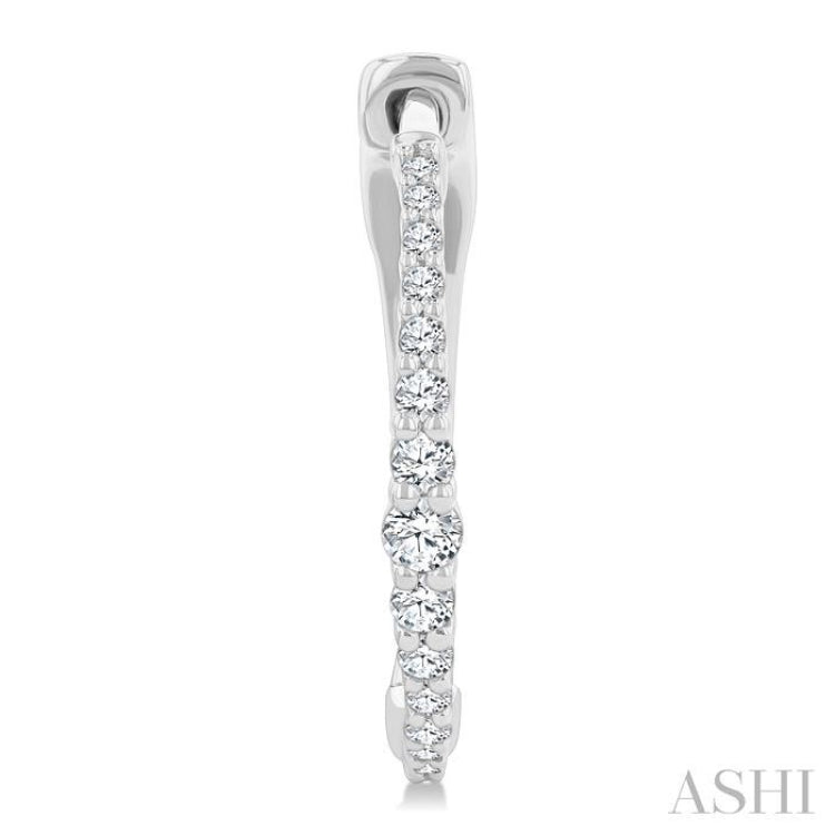 1/4 Ctw Round Cut Diamond Graduated Riviera Hoop Earrings in 14K White Gold