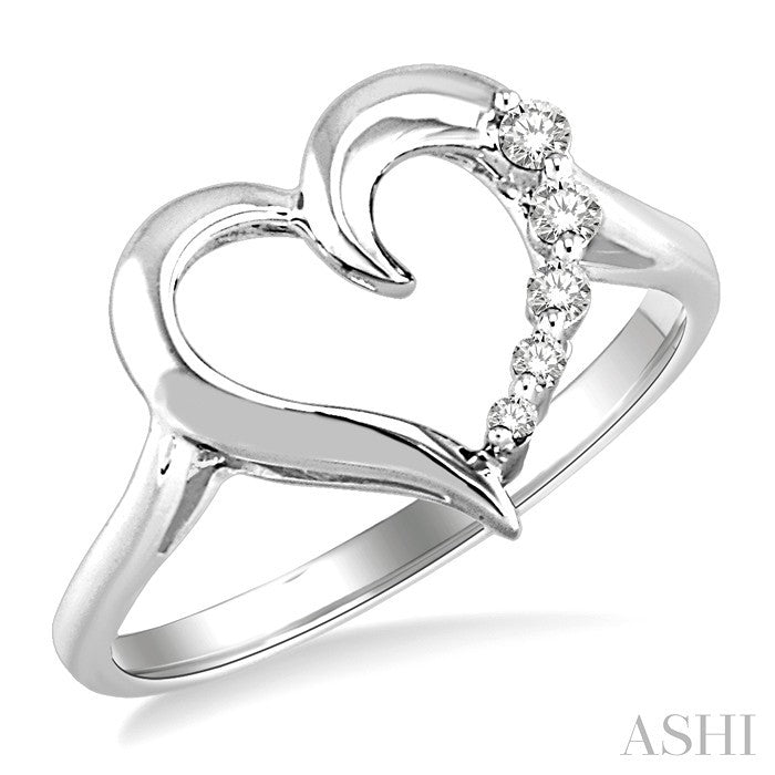 1/10 Ctw Round Cut Diamond Journey Heart Ring in 14K White Gold