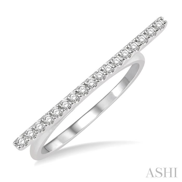 1/6 Ctw Vertical Bar Round Cut Diamond Ring in 10K White Gold