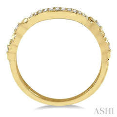 1/10 Ctw Arched Center Marquise lattice Round Cut Diamond Wedding Band in 14K Yellow Gold
