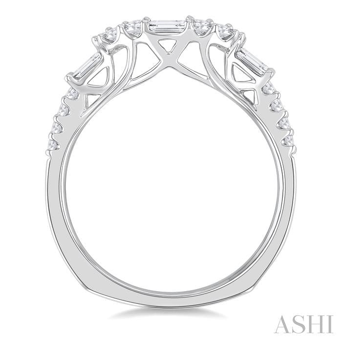 1/3 Ctw Curved Baguette and Round Cut Diamond Wedding Band in 14K White Gold