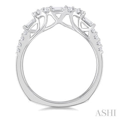 1/3 Ctw Curved Baguette and Round Cut Diamond Wedding Band in 14K White Gold