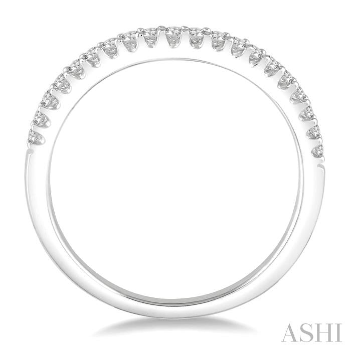 1/4 Ctw Slender Curve Round Cut Diamond Wedding Band in 14K White Gold
