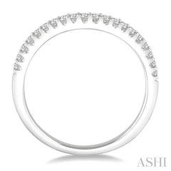 1/4 Ctw Slender Curve Round Cut Diamond Wedding Band in 14K White Gold