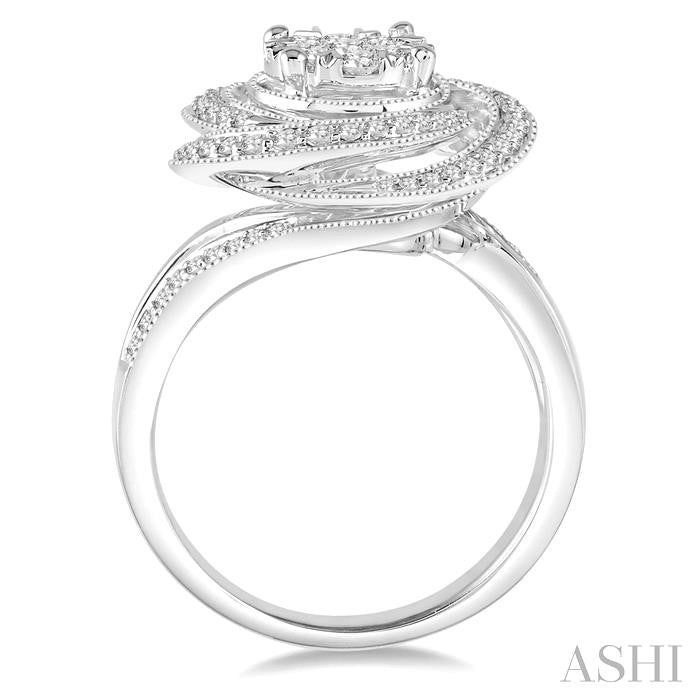 3/4 Ctw Round Cut Diamond Lovebright Ring in 14K White Gold
