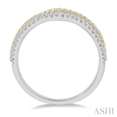 1/4 Ctw Curved Center Split Two-Tone Diamond Wedding Band in 14K White and Yellow Gold