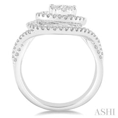 7/8 Ctw Round Cut Diamond Lovebright Ring in 14K White Gold