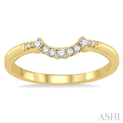 1/10 Ctw Round Cut Diamond Wedding Band in 14K yellow Gold