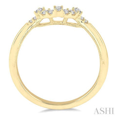 1/10 Ctw Round Cut Diamond Wedding Band in 14K yellow Gold