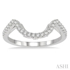 1/4 Ctw Deep Curve Center Round Cut Diamond Wedding Band in 14K White Gold