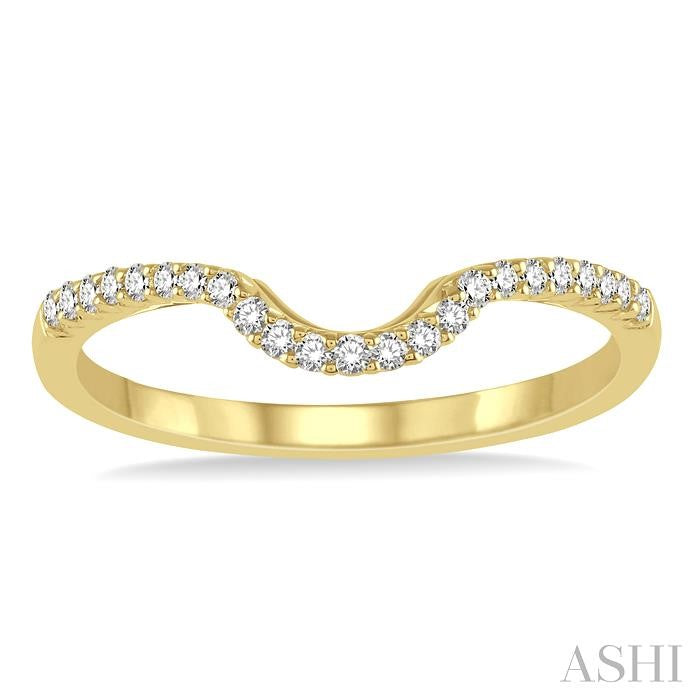 1/6 Ctw Deep Curve Center Round Cut Diamond Wedding Band in 14K Yellow Gold