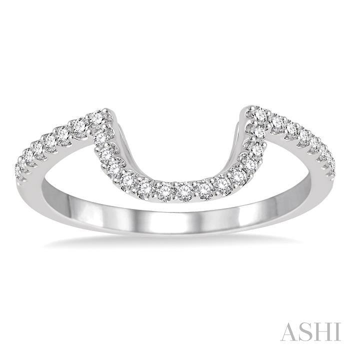 1/4 Ctw Round Cut Diamond Wedding Band in 14K White Gold