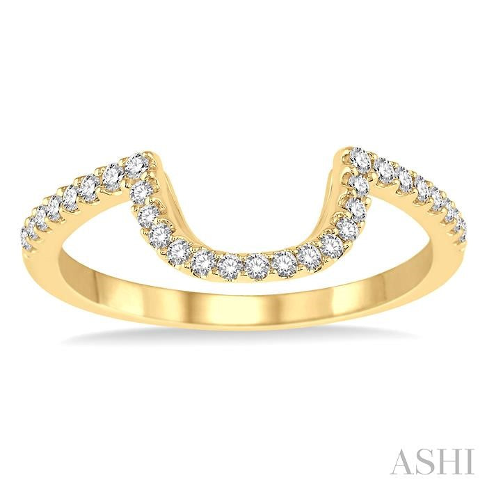 1/4 Ctw Round Cut Diamond Wedding Band in 14K Yellow Gold