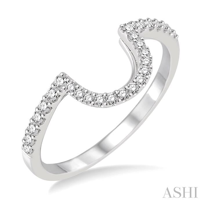 1/4 Ctw Round Cut Diamond Wedding Band in 14K White Gold