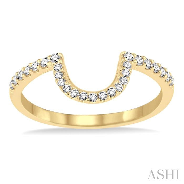 1/4 Ctw Round Cut Diamond Wedding Band in 14K Yellow Gold