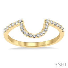 1/4 Ctw Round Cut Diamond Wedding Band in 14K Yellow Gold
