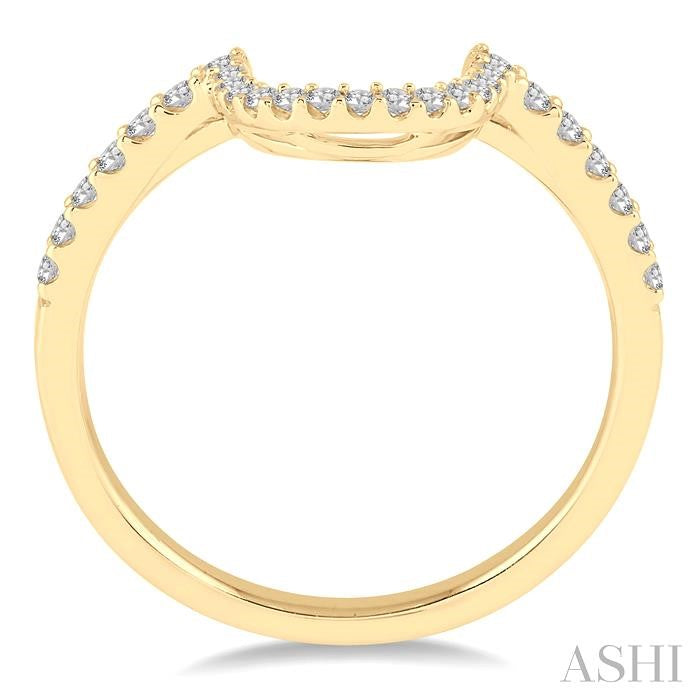 1/4 Ctw Round Cut Diamond Wedding Band in 14K Yellow Gold