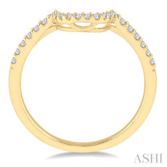 1/5 Ctw Round Cut Diamond Wedding Band in 14K Yellow Gold