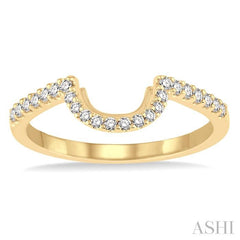 1/4 Ctw Round Cut Diamond Wedding Band in 14K Yellow Gold