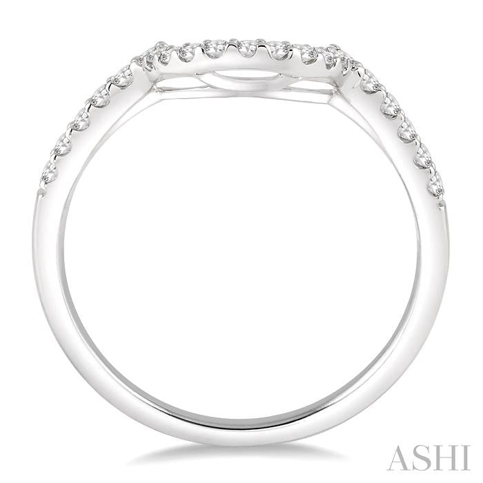 1/4 Ctw Round Cut Diamond Wedding Band in 14K White Gold