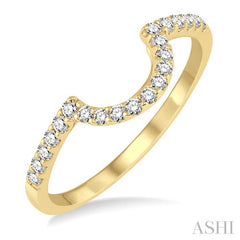 1/4 Ctw Round Cut Diamond Wedding Band in 14K Yellow Gold