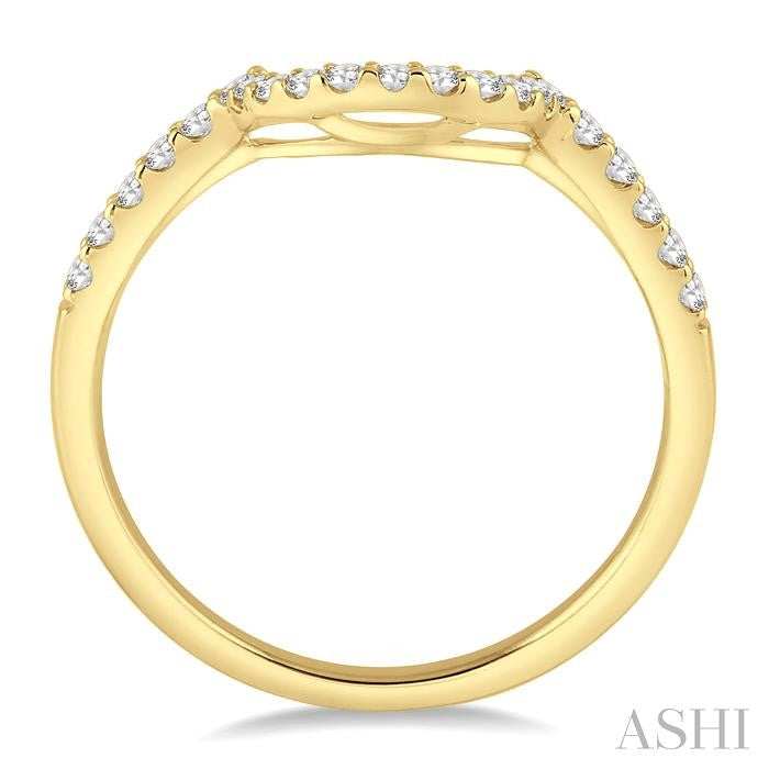 1/4 Ctw Round Cut Diamond Wedding Band in 14K Yellow Gold