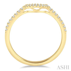 1/6 Ctw Round Cut Diamond Wedding Band in 14K Yellow Gold