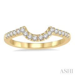 1/4 Ctw Round Diamond Wedding Band in 14K Yellow Gold