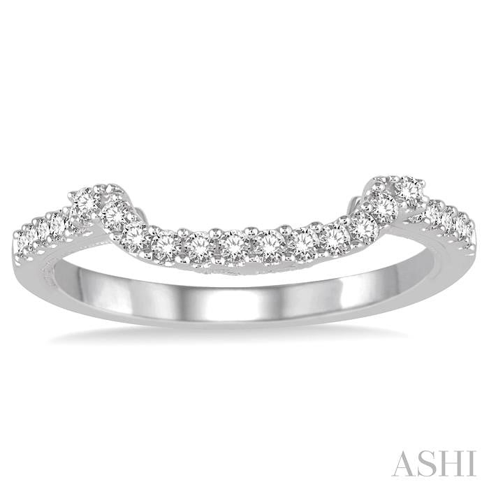 1/4 Ctw Round Cut Diamond Wedding Band in 14K White Gold