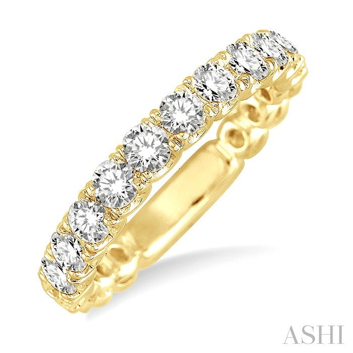 3/4 Ctw Round Cut Diamond Wedding Band in 14K Yellow Gold