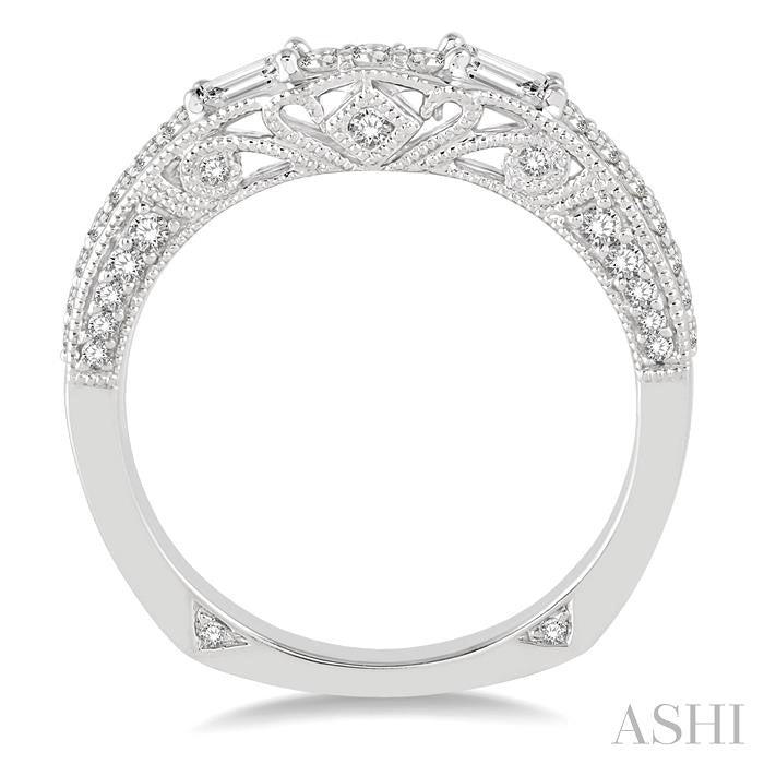1/3 Ctw Diamond Wedding Band in 14K White Gold