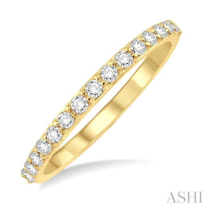1/3 Ctw Round Cut Diamond Wedding Band in 14K Yellow Gold