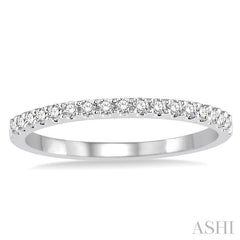 1/4 Ctw Round Cut Diamond Wedding Band in 14K White Gold
