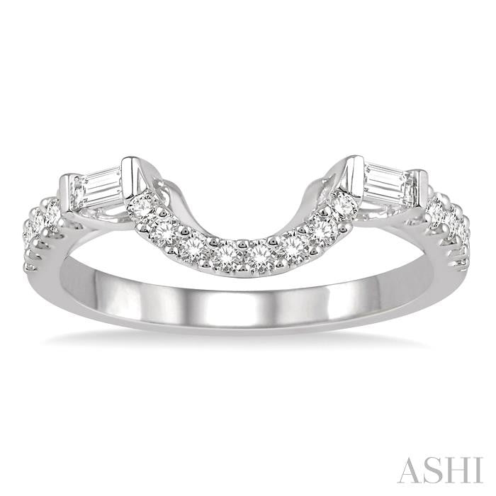 1/3 Ctw Arched Center Baguette & Round Cut Diamond Wedding Band in 14K White Gold