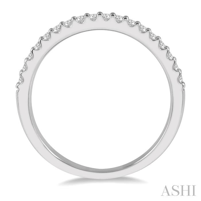 1/4 Ctw Round Cut Diamond Wedding Band in 14K White Gold