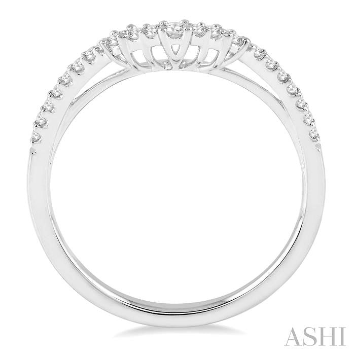 1/5 Ctw Round Cut Diamond Wedding Band in 14K White Gold