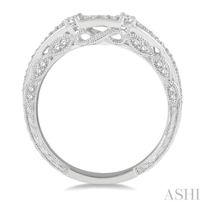 1/3 Ctw Carved Round Cut Diamond Wedding Band in 14K White Gold