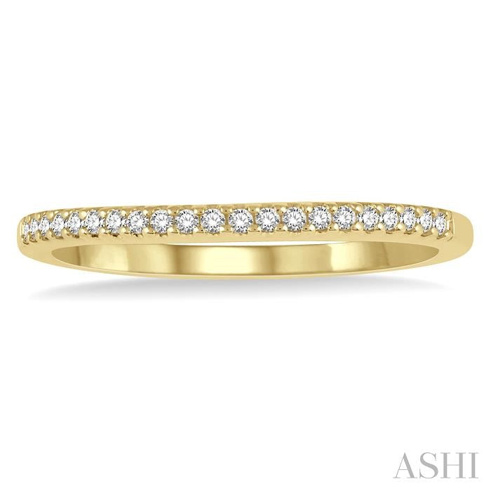 1/10 Ctw Round Cut Diamond Wedding Band in 14K Yellow Gold