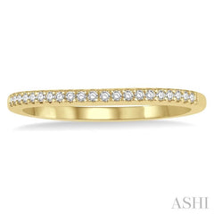 1/10 Ctw Round Cut Diamond Wedding Band in 14K Yellow Gold