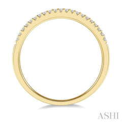 1/10 Ctw Round Cut Diamond Wedding Band in 14K Yellow Gold
