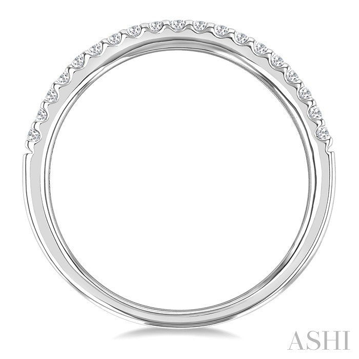1/5 Ctw Round Cut Diamond Wedding Band in 14K White Gold