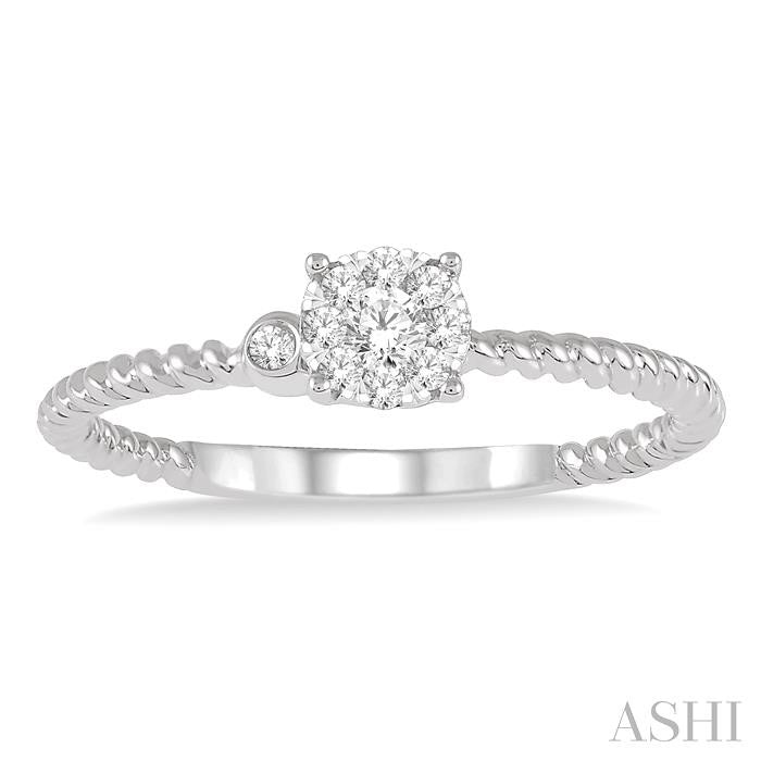 1/6 Ctw Round Shape Diamond Lovebright Ring in 14K White Gold