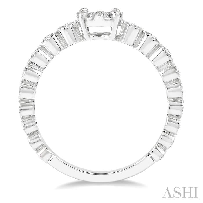 1/3 Ctw Round Shape Lattice Lovebright Diamond Cluster Ring in 14K White Gold