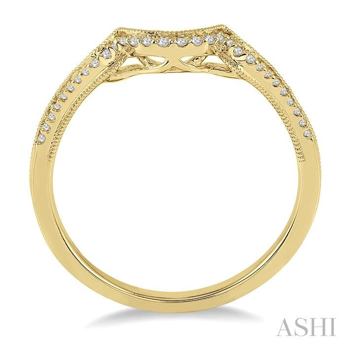 1/10 Ctw Round Cut Diamond Wedding Band in 14K Yellow Gold