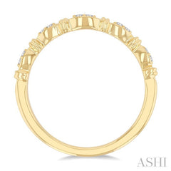 1/20 Ctw Marquise Link Round Cut Diamond Wedding Band in 14K Yellow Gold