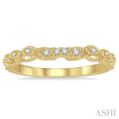 1/20 Ctw Round Cut Diamond Wedding Band in 14K Yellow Gold