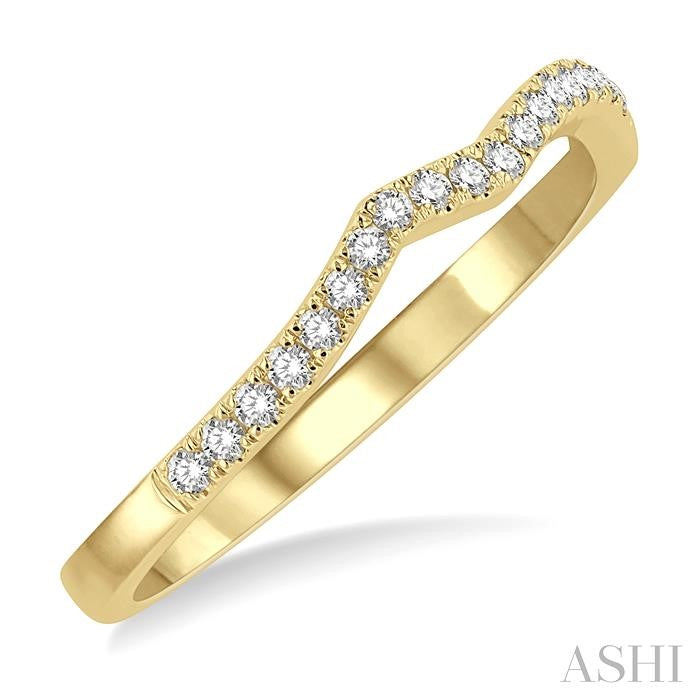 1/6 Ctw Arched Chevron Round Cut Diamond Wedding Band in 14K Yellow Gold