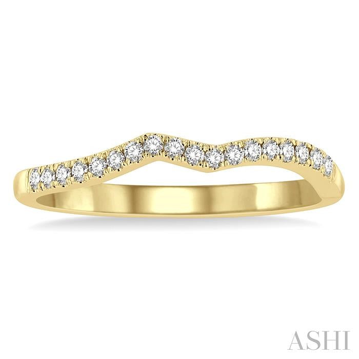 1/6 Ctw Arched Chevron Round Cut Diamond Wedding Band in 14K Yellow Gold