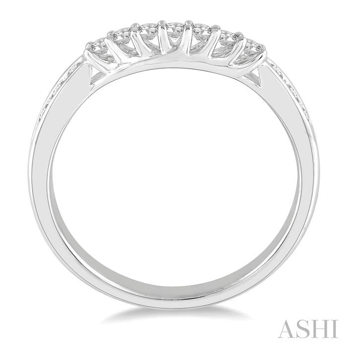 1/3 Ctw Straight Row Round Cut Diamond Wedding Band in 14K White Gold